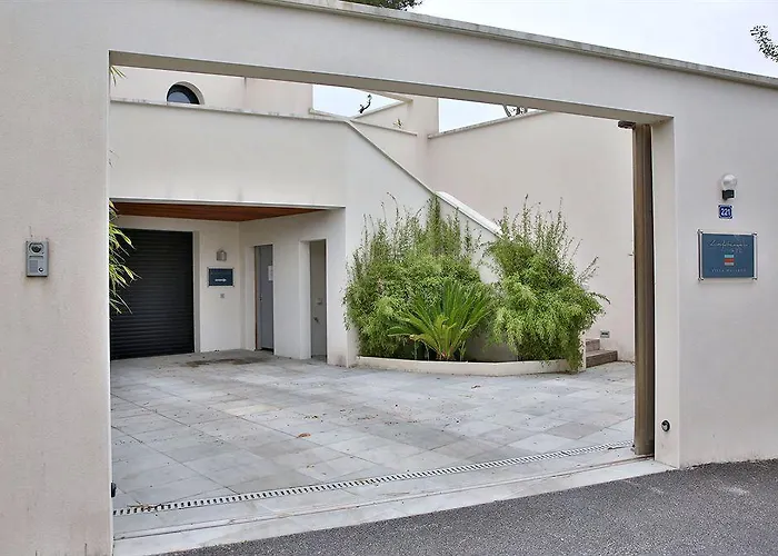 Lafitenia Cenitz Hotel